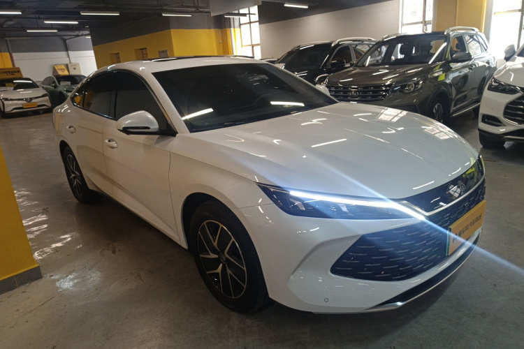 比亚迪 秦L 2024款 DM-i 120KM领先型车身外观3