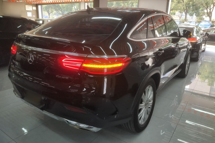 奔驰GLE轿跑 2018款 GLE 320 4MATIC 轿跑SUV车身外观6005