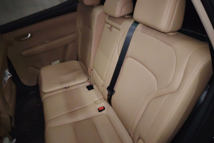 蓝电E5 PLUS 2025款 165km 长续航版 7座中控内饰21