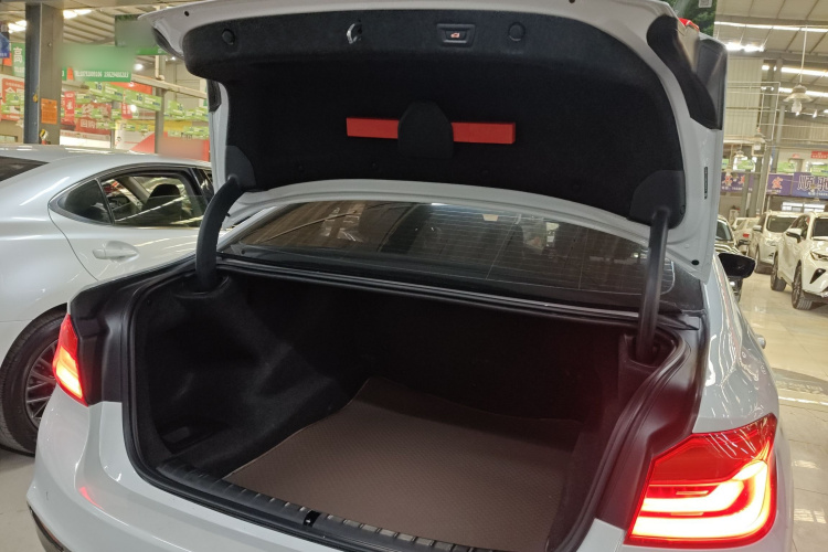 宝马5系 2020款 525Li M运动套装机舱底盘23