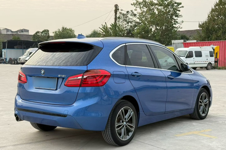 宝马2系旅行车 2018款 218i 尊享型运动套装车身外观6004