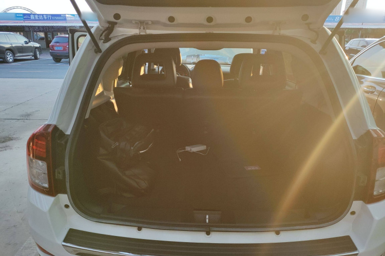 Jeep 指南者(进口) 2014款 改款 2.4L 四驱舒适版中控内饰23