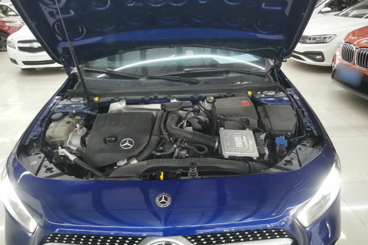 奔驰A级 2020款 改款 A 200 L 运动轿车动感型机舱底盘24