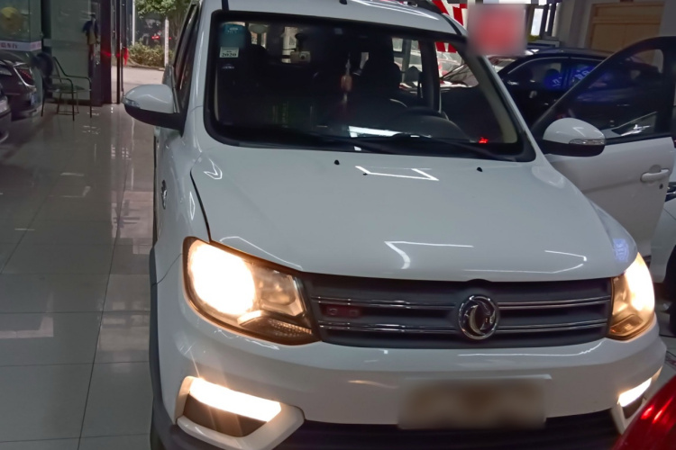 东风风光 风光370 2016款 1.5L 手动精英居家版 7座车身外观2