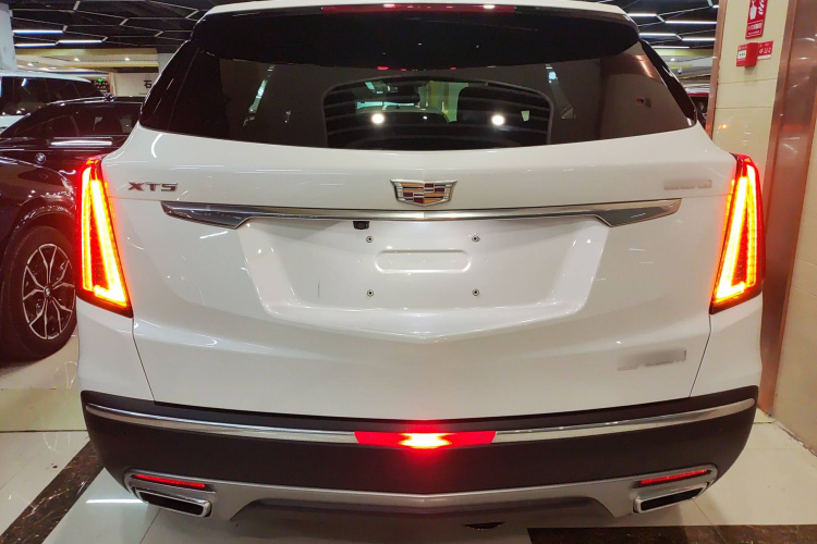 凯迪拉克XT5 2021款 2.0T 两驱豪华型车身外观6004