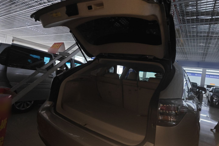 雷克萨斯RX经典 2011款 270 典雅版机舱底盘23