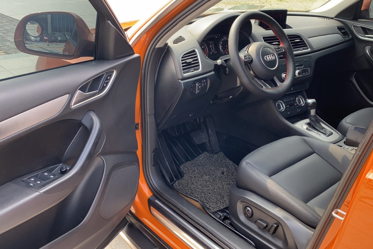 奥迪Q3 2015款 35 TFSI 百万纪念智领型中控内饰7002