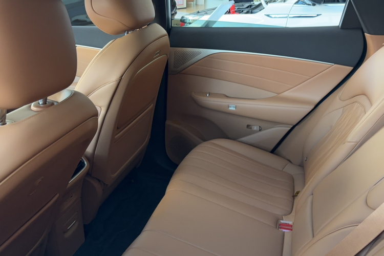 东风风神L8 2025款 185KM梦想版中控内饰7002