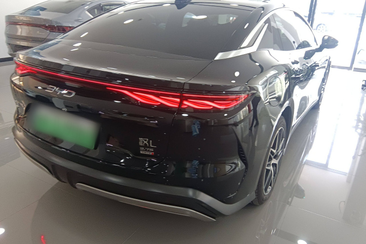 比亚迪 汉L 2025款 EV 四驱激光雷达旗舰型车身外观6005