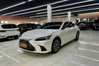 雷克萨斯ES 2025款 200 臻享版