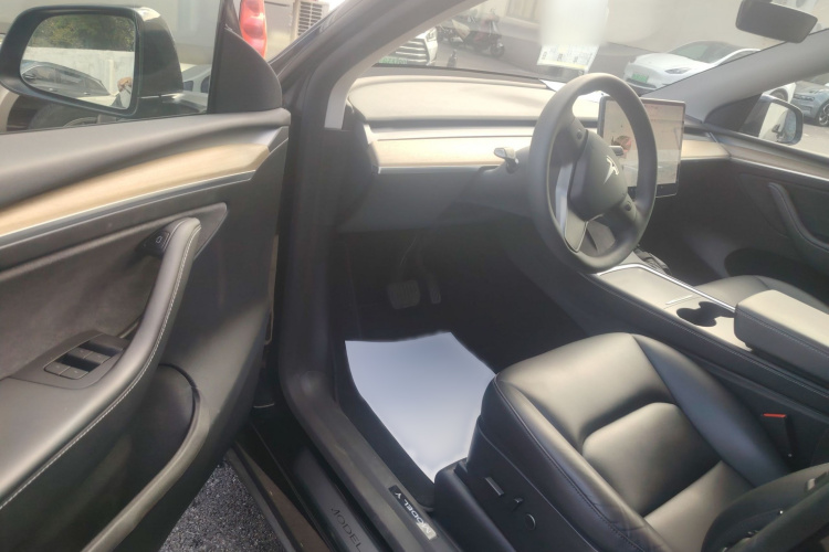 特斯拉 Model Y 2021款 长续航全轮驱动版 3D7中控内饰7003