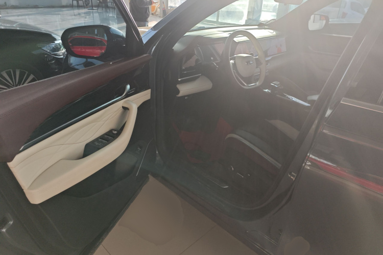 吉利汽车 星越L 2024款 2.0TD 高功自动两驱云起版中控内饰7003