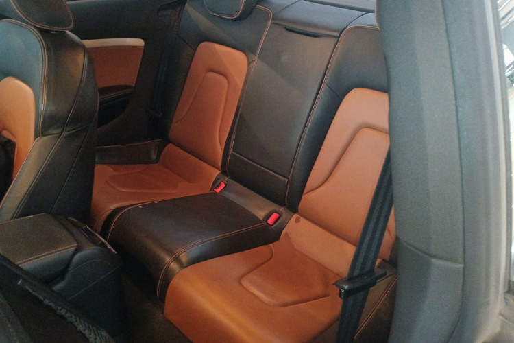 奥迪A5 2014款 Coupe 45 TFSI风尚版中控内饰7004