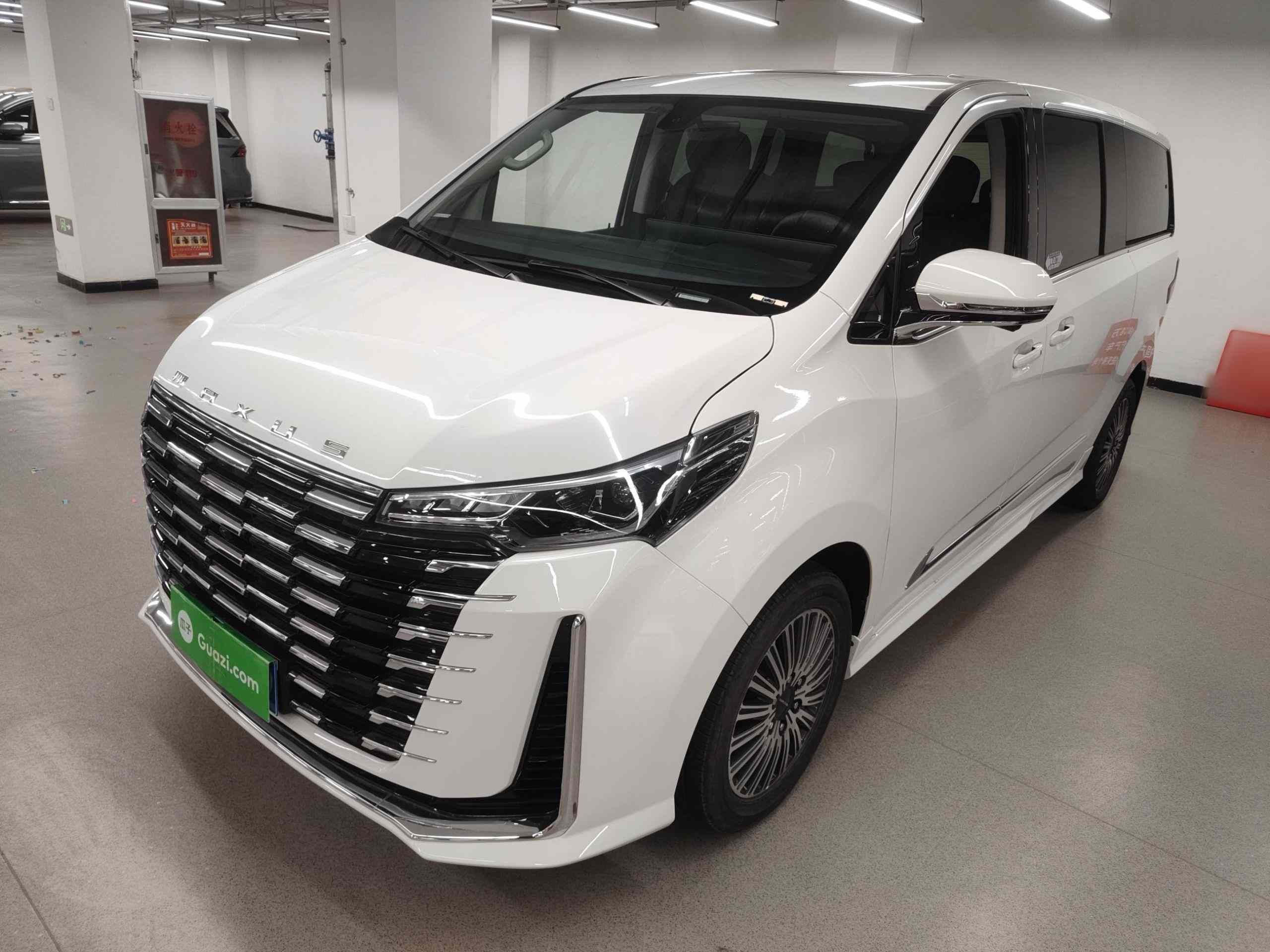 上汽大通MAXUS 大通G10 2025款 MAX 2.0T 自动旗舰版 汽油 7座(2)