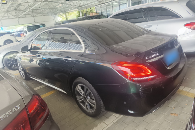 奔驰C级 2021款 C 200 L 时尚型运动版车身外观4