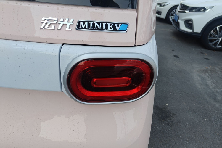 五菱汽车 宏光MINIEV 2024款 第三代 215km 青春版车身外观9