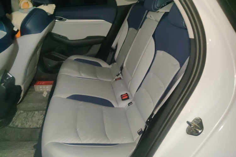 吉利汽车 星瑞 2021款 改款 2.0TD 尊贵型中控内饰21