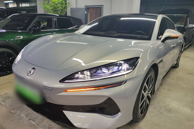 腾势Z9GT 2024款 1100四驱Max版车身外观1