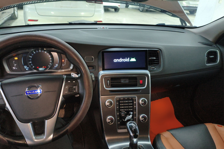 沃尔沃V60 2016款 Cross Country T6 AWD中控内饰7002