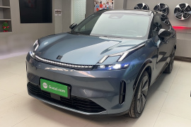 领克08 EM-P 2025款 220km 四驱性能Halo