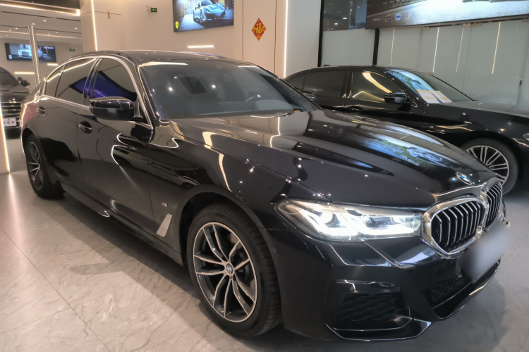 宝马5系 2022款 改款 525Li M运动套装车身外观3