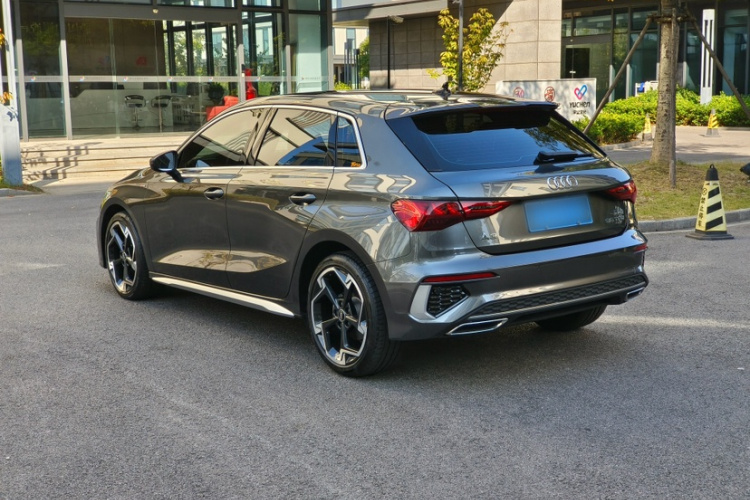 奥迪A3 2024款 Sportback 35 TFSI 豪华运动型车身外观6003