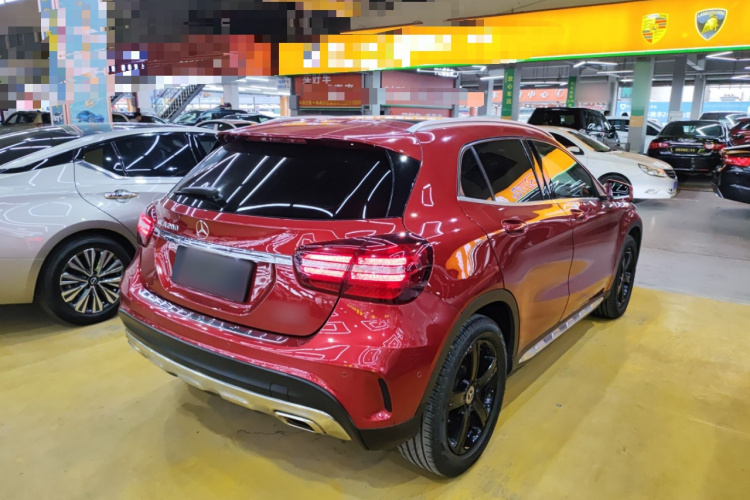 奔驰GLA 2019款 GLA 200 时尚型车身外观7