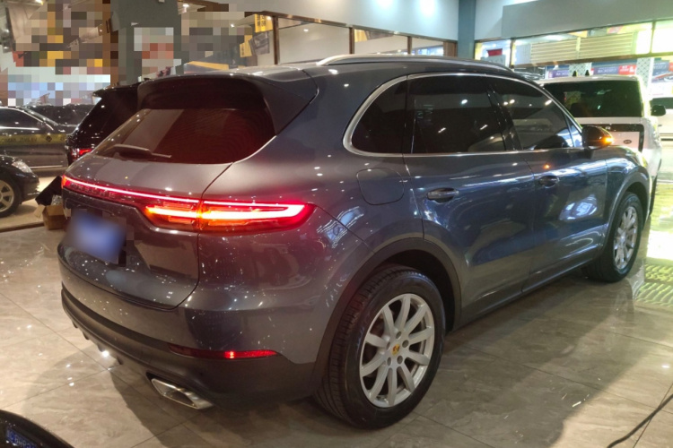 保时捷 2018款 Cayenne 3.0T车身外观6005
