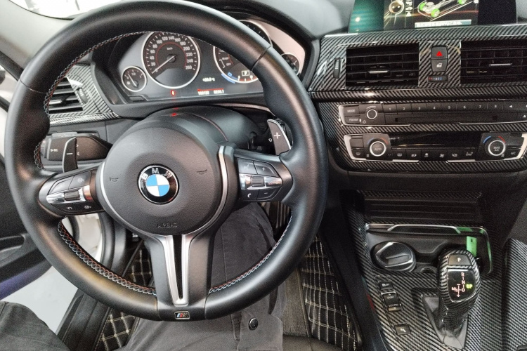 宝马3系 2017款 320Li M运动型中控内饰7002