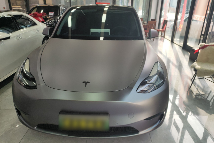 特斯拉 Model Y 2023款 后轮驱动版车身外观2