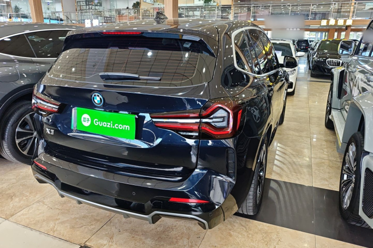 宝马iX3 2024款 领先型车身外观7