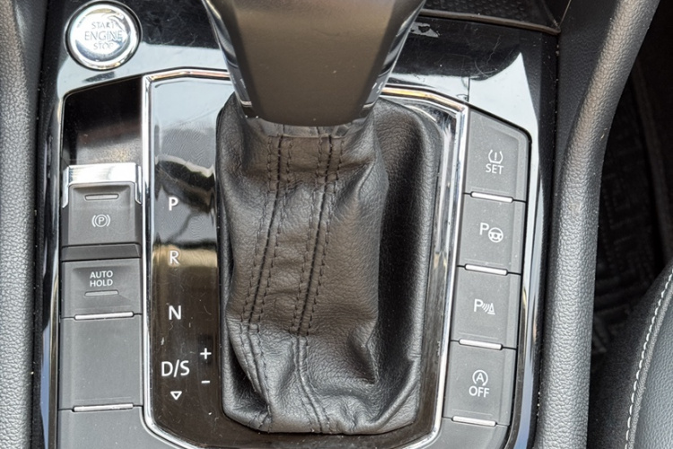 大众 途观L 2019款 330TSI 自动两驱全景舒适版 国VI局部细节18