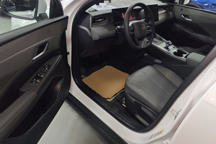 比亚迪 秦PLUS 2025款 DM-i 智驾版 55KM领先型中控内饰20