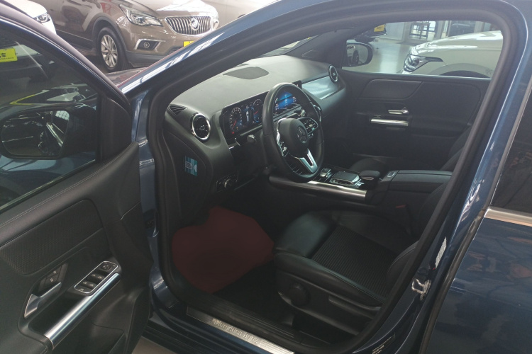 奔驰B级 2020款 B 180中控内饰7003