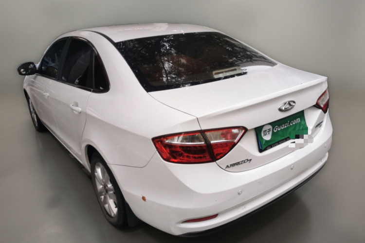 奇瑞 艾瑞泽7 2015款 1.6L CVT致领版车身外观5