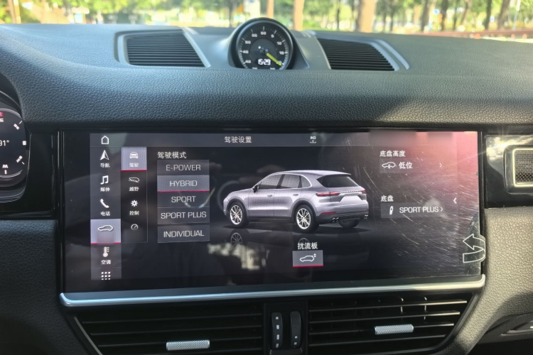 保时捷 Cayenne新能源 2019款 Cayenne E-Hybrid 2.0T中控内饰7010