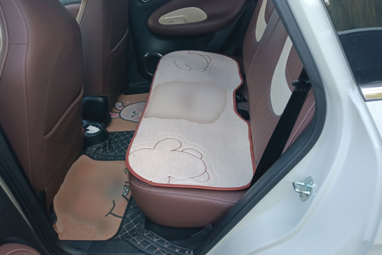 五菱汽车 五菱缤果 2023款 333km 灵犀互联+款中控内饰21