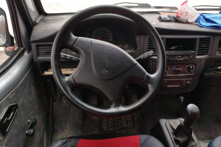 五菱汽车 五菱之光 2020款 1.2L 实用型 国VI LSI中控内饰13