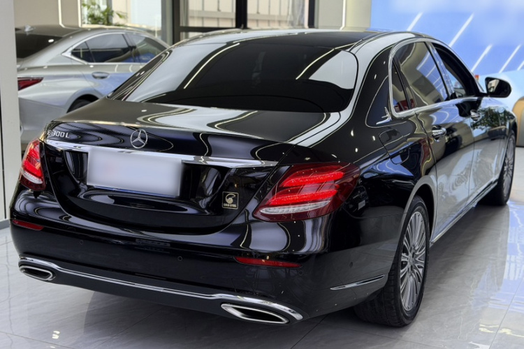 奔驰E级 2020款 改款 E 300 L 时尚型车身外观6003