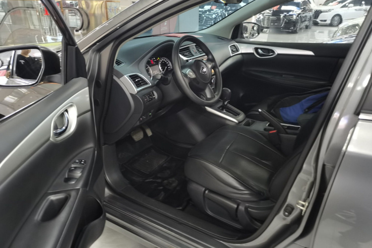 日产 轩逸 2019款 经典 1.6XE CVT舒适版中控内饰20