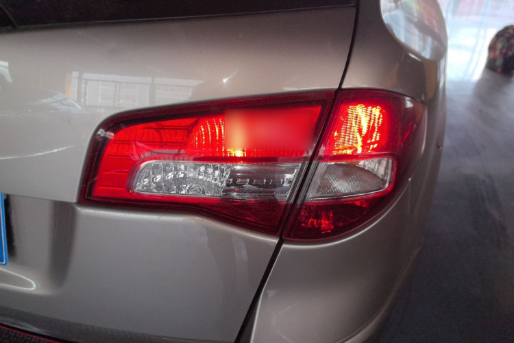 雷诺 科雷傲(进口) 2014款 改款 2.0L 两驱时尚版车身外观6006