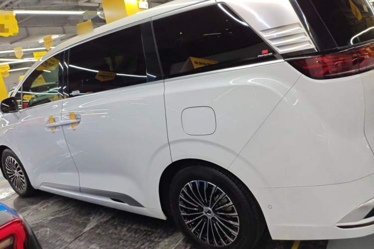 腾势D9 2022款 DM-i 970 四驱旗舰型车身外观4