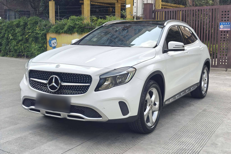 奔驰GLA 2018款 GLA 200 动感型车身外观1
