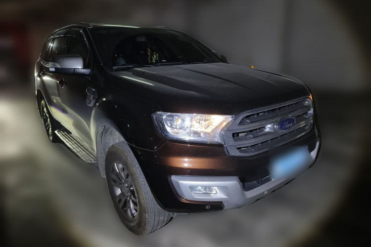 福特 撼路者 2017款 2.0T 汽油自动四驱豪华版 5座车身外观3