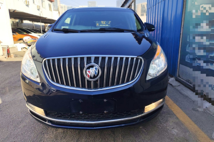 别克GL8 2015款 2.4L 豪华商务尊享版车身外观2