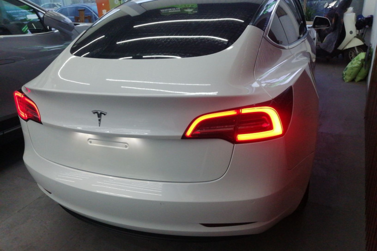 特斯拉 Model 3(进口) 2019款 标准续航后驱升级版(60度)车身外观7