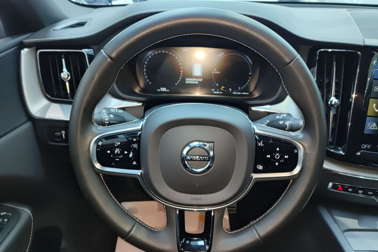 沃尔沃XC60新能源 2022款 T8 插电混动 四驱智远运动版局部细节13