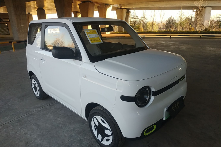 吉利银河 熊猫 2025款 210km 元气熊车身外观3