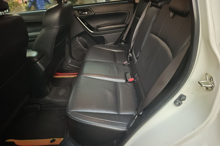 斯巴鲁 森林人 2016款 2.0i 时尚导航版中控内饰21