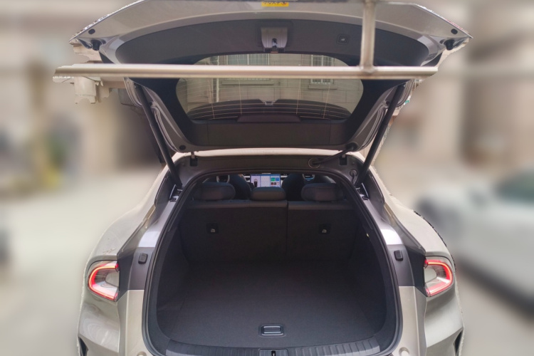 小米汽车 小米YU7 2025款 超长续航高性能四驱Max版中控内饰23